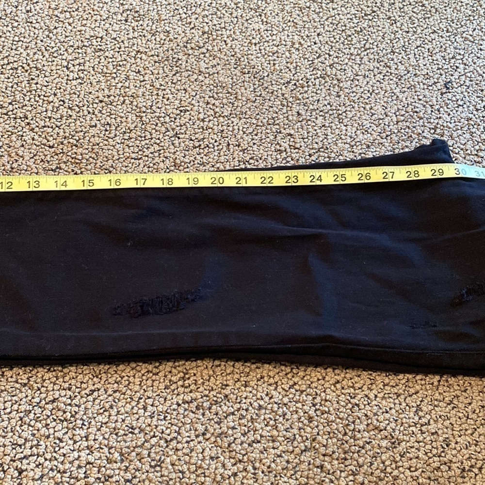 Hot in Hollywood Boyfriend Cut Black Jeans Size 2 w/ Distressing- Like New - Picture 12 of 13